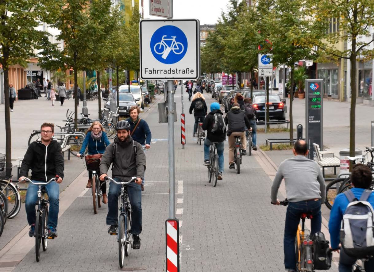 SolarRadwege und Fahrradstraßen in Hannover Radlobby